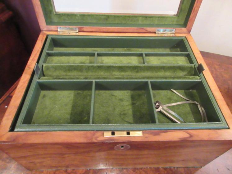 Mid Victorian Figured Walnut Jewellery Box - Image 2