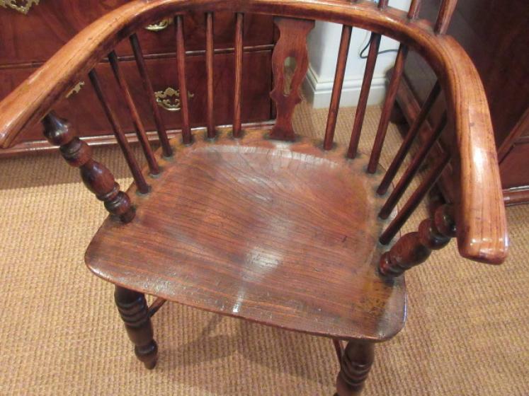 Early Victorian Antique Ash and Elm Windsor Chair - Image 2