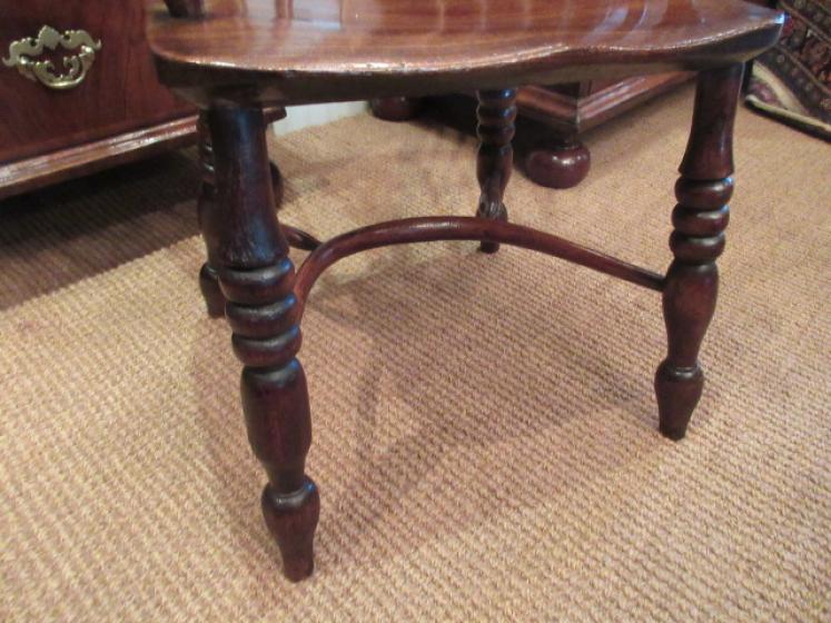 Early Victorian Antique Ash and Elm Windsor Chair - Image 4