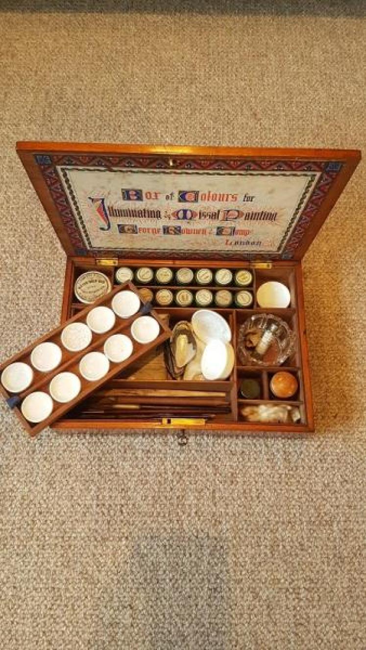 Victorian Artists Paint Box - Image 1
