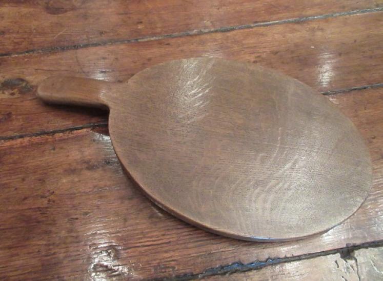 Mouseman Adzed Oak Cheeseboard - Image 4