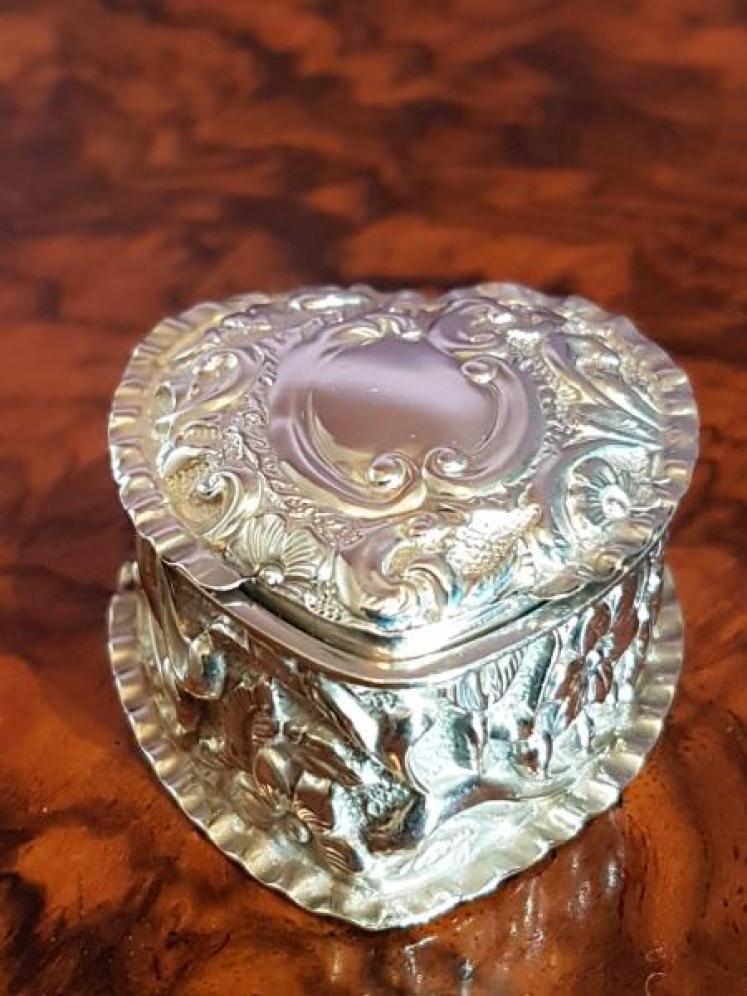 Victorian Silver Heart Shaped Pill Box - Image 1