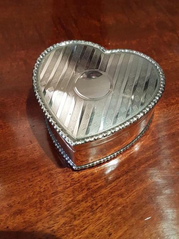 Edwardian Silver Engine Turned Heart Shaped Jewel Box - Image 1