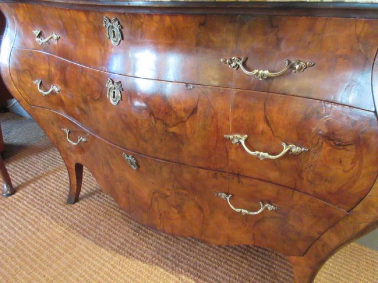 19th Century Antique Walnut Inlaid Bombe Fronted Chest - Image 3