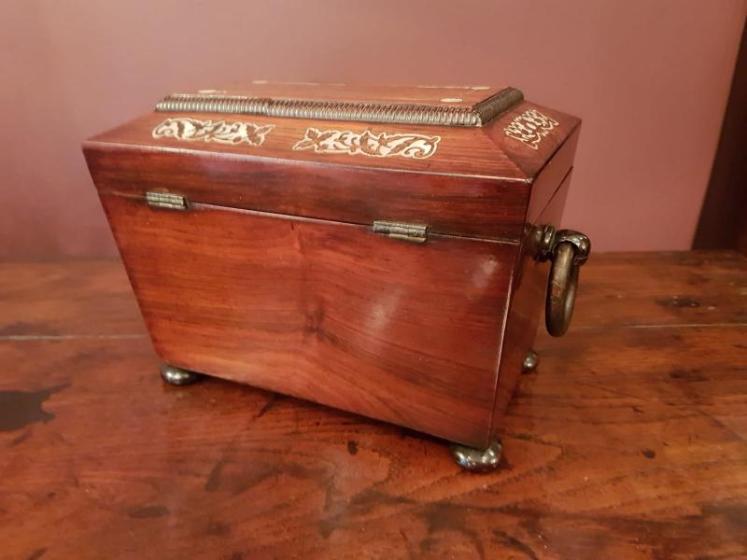 Small Regency Period Rosewood Mother of Pearl Inlaid Tea Caddy - Image 4