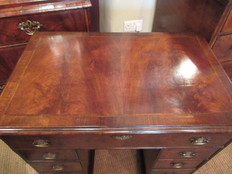 George I Period Figured Walnut Kneehole Desk - Image 2