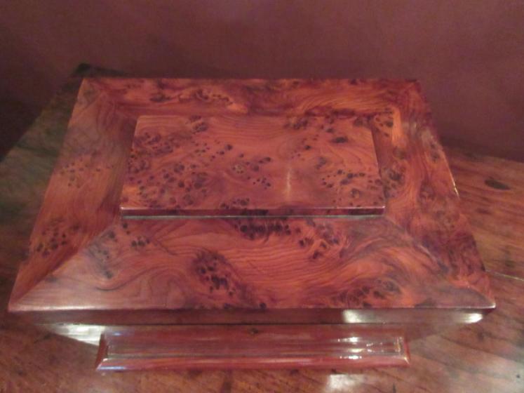 Regency Period Burr Yew Tea Caddy - Image 2