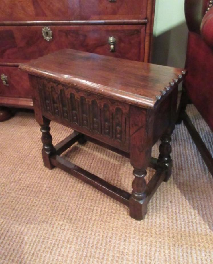Georgian Style Antique Oak Box/Stool - Image 1