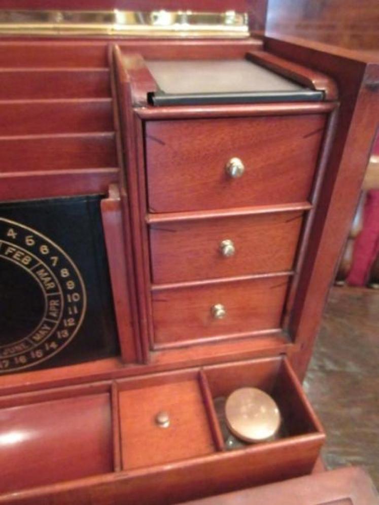 Superb Antique Flame Mahogany Dome Top Stationary Box - Image 4