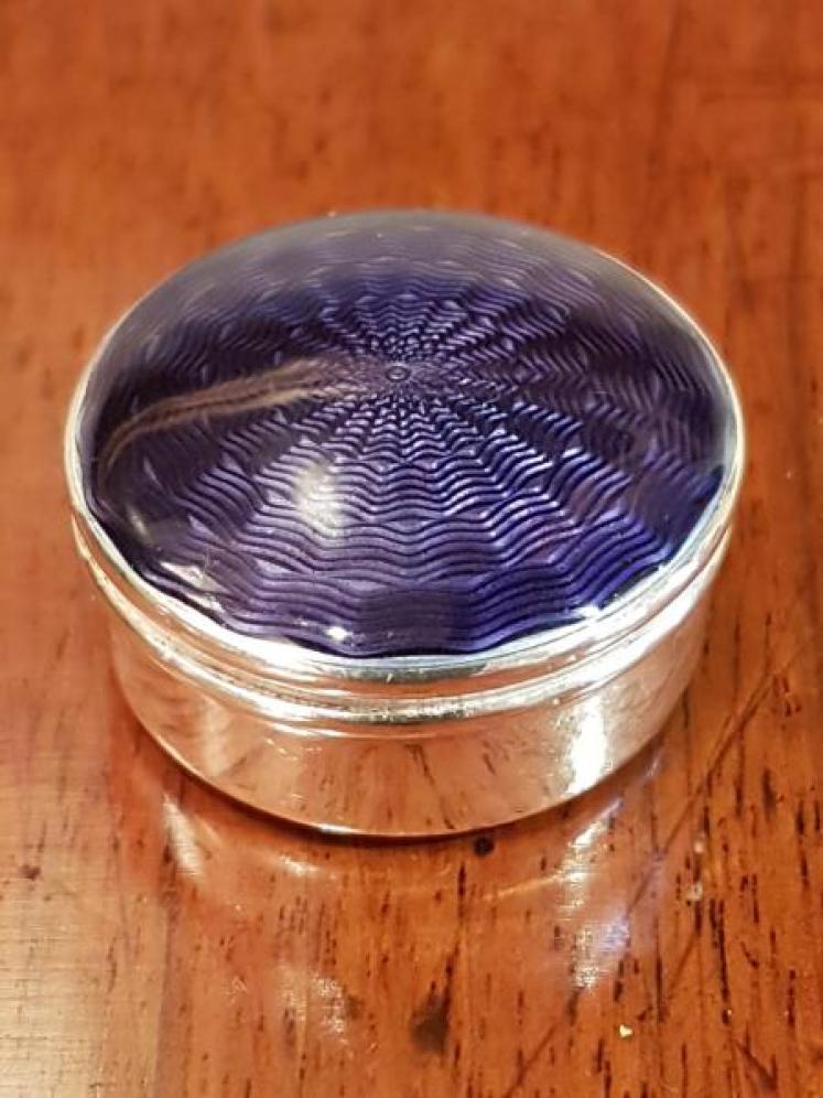 George V Period Purple Enamel Top Silver Pill Box - Image 1