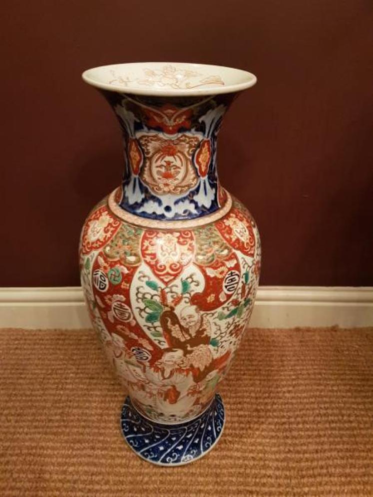 Superb Large Antique Imari Vase - Image 1