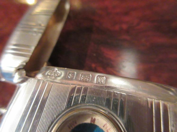 George V Period Antique Silver Vesta with Compass - Image 3