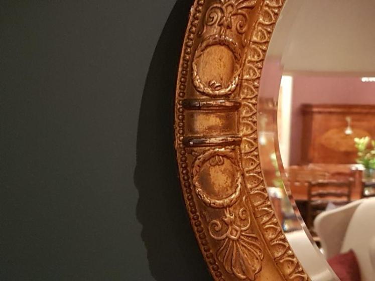 Superb Victorian Timber Gilt Oval Mirror  - Image 3