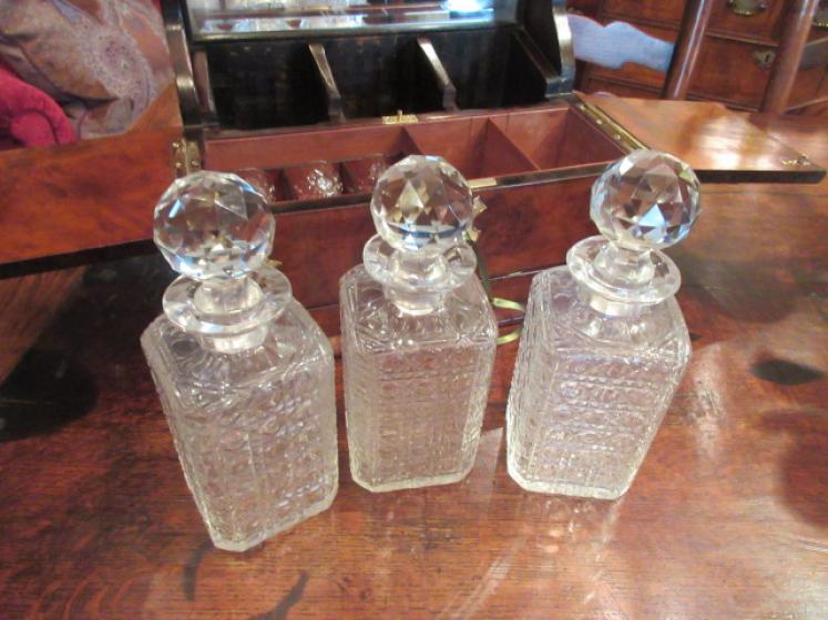 Superb Antique Burr Walnut 'After Dinner' Tantalus' - Image 3