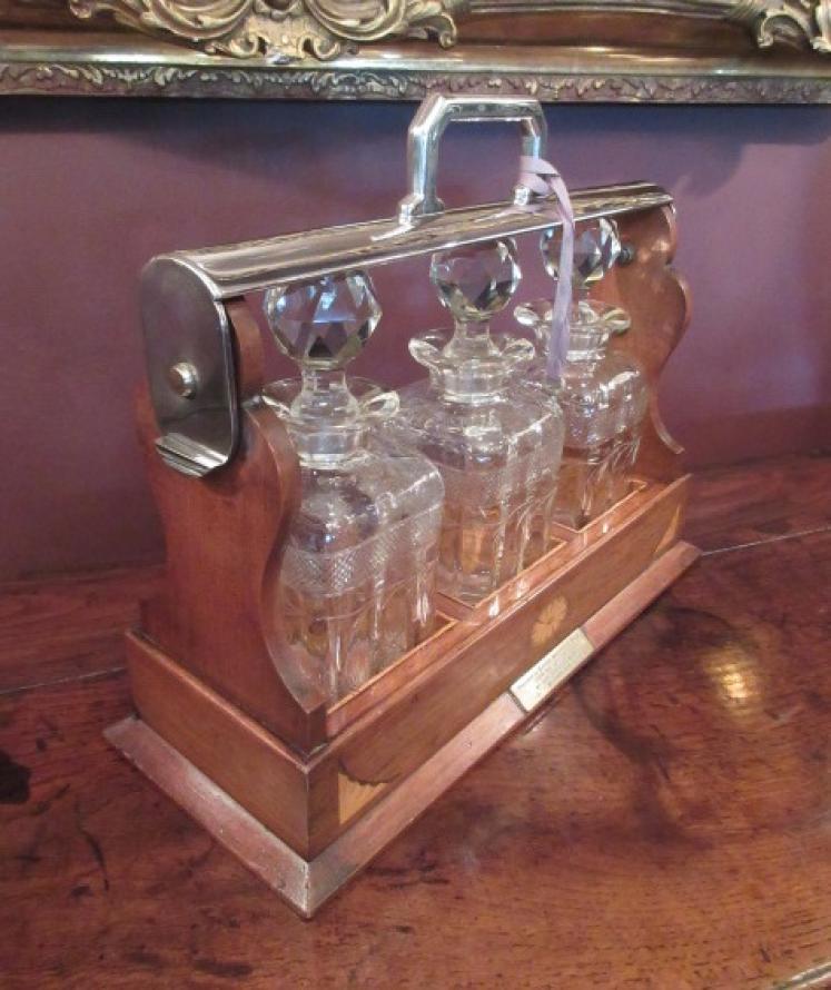 Antique Sheraton Inlaid Three Bottle Tantalus - Image 5