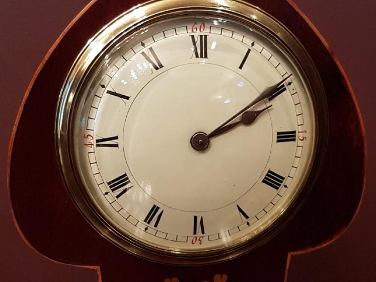 Elegant Art Nouveau Period Inlaid Mantel Clock - Image 2