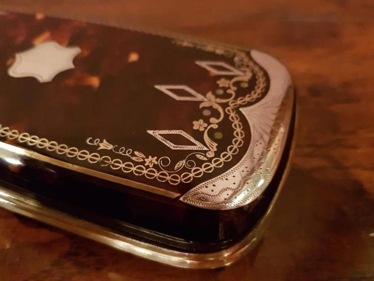 Victorian Silver and Gold Inlaid Tortoise Shell Cigar Case - Image 5