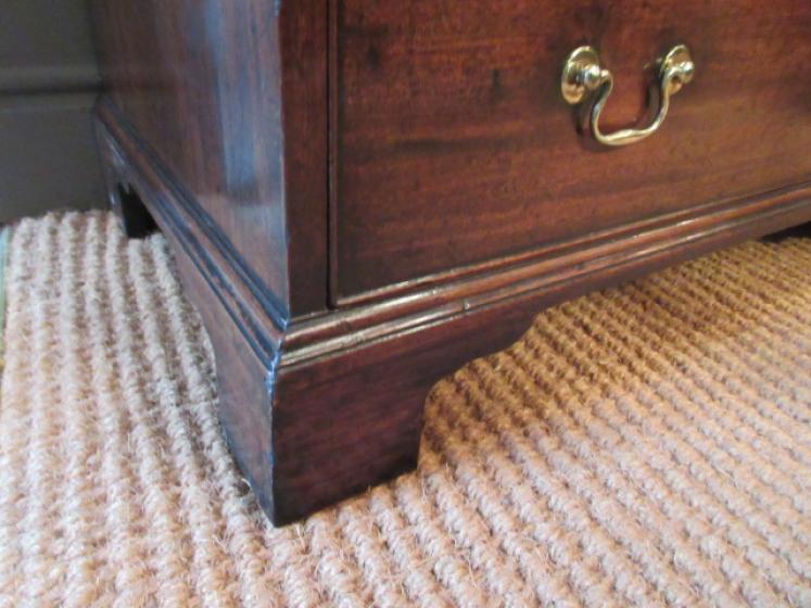 Small George III Period Mahogany Chest of Drawers - Image 4