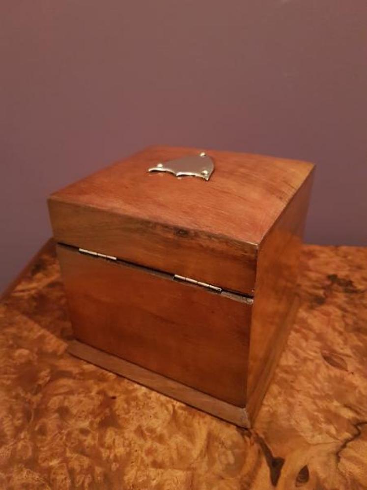 Small Victorian Walnut Dome Top Jewel Box - Image 3