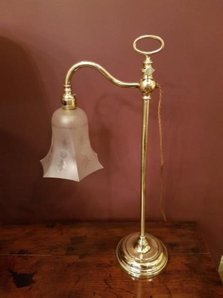 Elegant Antique Brass Rise and Fall Table Lamp - Image 1
