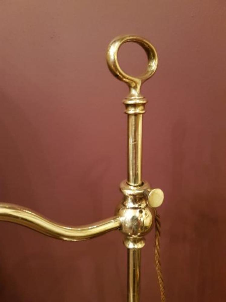 Elegant Antique Brass Rise and Fall Table Lamp - Image 3