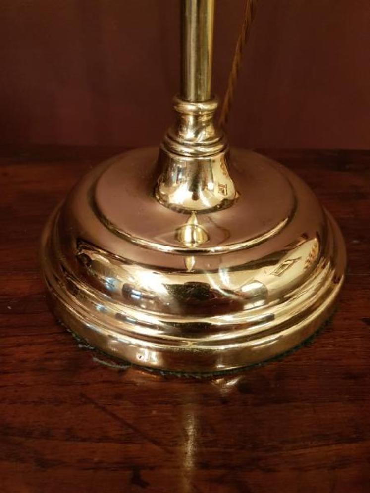 Elegant Antique Brass Rise and Fall Table Lamp - Image 4