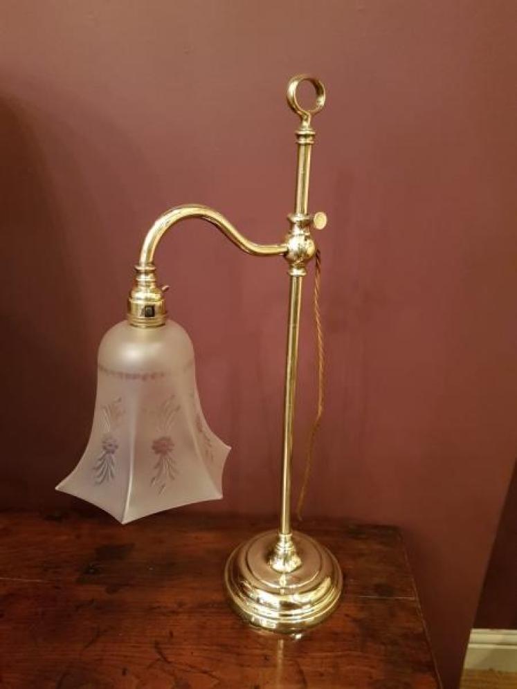 Elegant Antique Brass Rise and Fall Table Lamp - Image 5