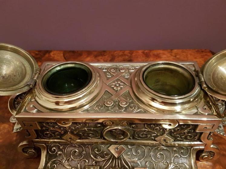 Quality Victorian Brass Pen and Ink Stand - Image 3