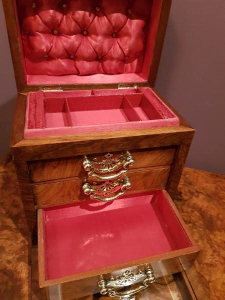 Fabulous Antique Burr Walnut Jewellery Box - Image 3