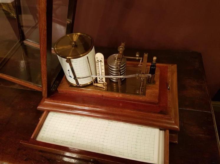Edwardian Period Mahogany Barograph with Thermometer - Image 4