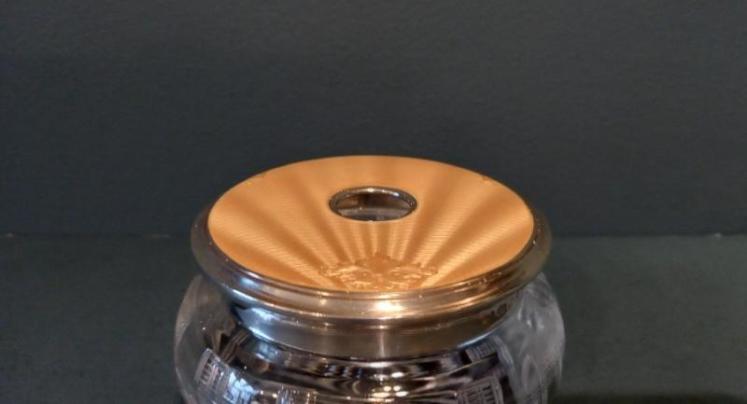 A George V period Silver & Gold Enamel Dressing Table Jar - Image 3