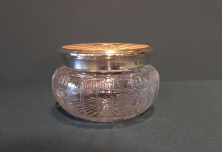 A George V period Silver & Gold Enamel Dressing Table Jar - Image 7