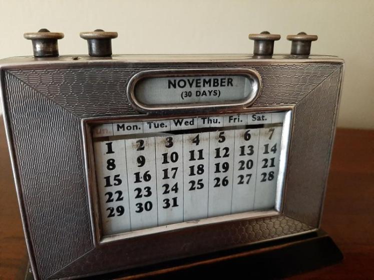 George V Period Silver Engraved Desktop Calendar - Image 2