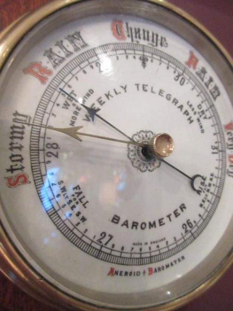 Antique Polished Oak 'Weekly Telegraph' Barometer - Image 5
