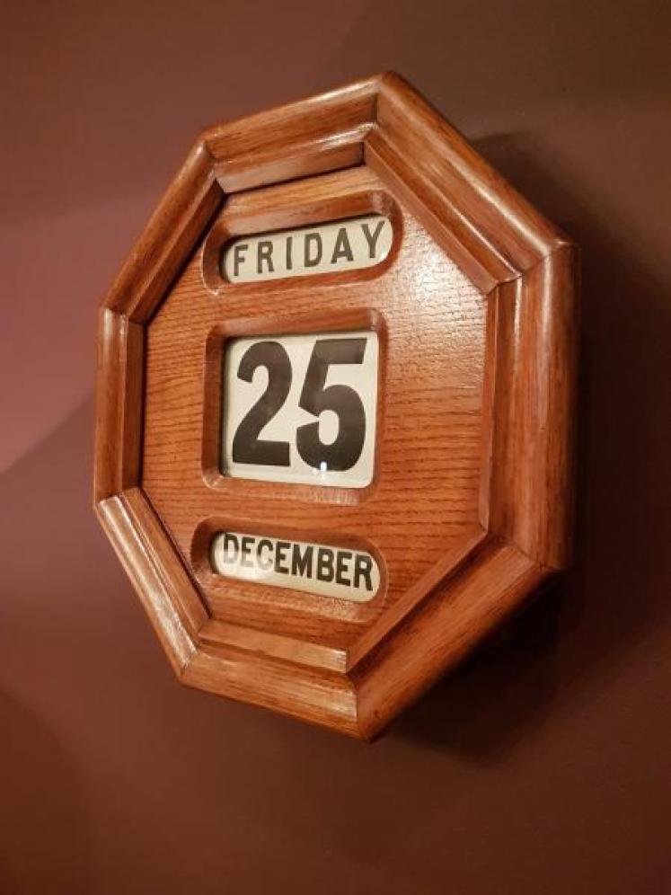 Superb Antique Oak Perpetual Wall Calendar - Image 2