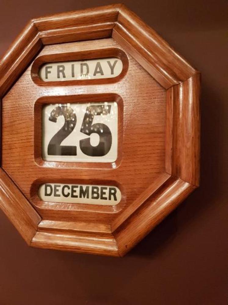 Superb Antique Oak Perpetual Wall Calendar - Image 3