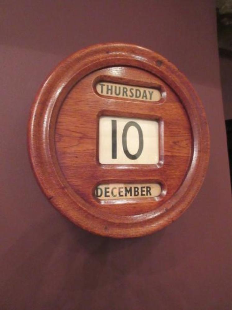 Victorian Antique Polished Oak Perpetual Wall Calendar - Image 1