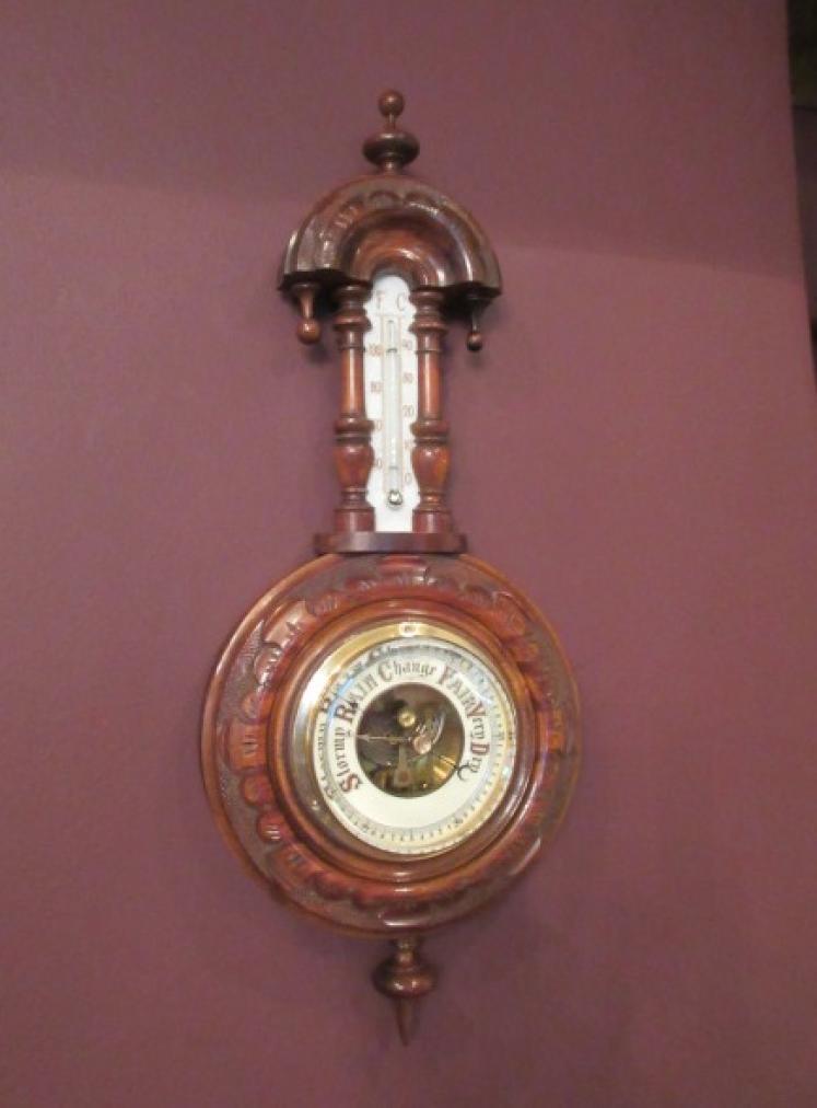 Small Antique Walnut 'Pendant' Banjo Barometer - Image 1