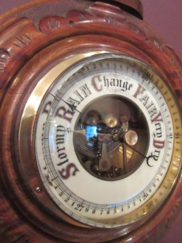 Small Antique Walnut 'Pendant' Banjo Barometer - Image 3