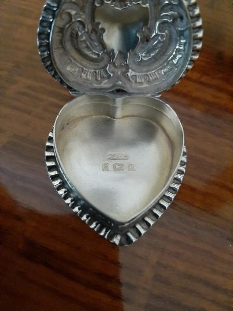 Antique Silver Heart Shaped Trinket Box - Image 4