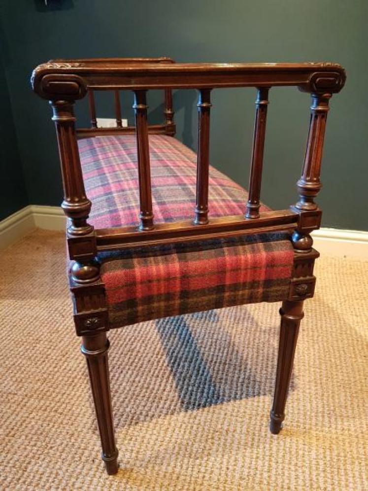 Fine Quality Early Victorian Mahogany Double Stool - Image 3