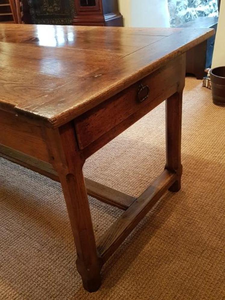 Outstanding III Oak 8 seater Farmhouse Table - Image 4