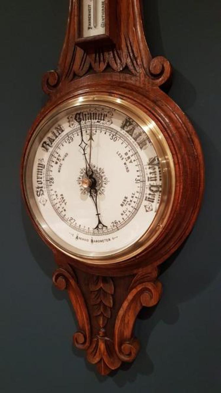 Victorian Carved Oak Banjo Barometer - Image 3