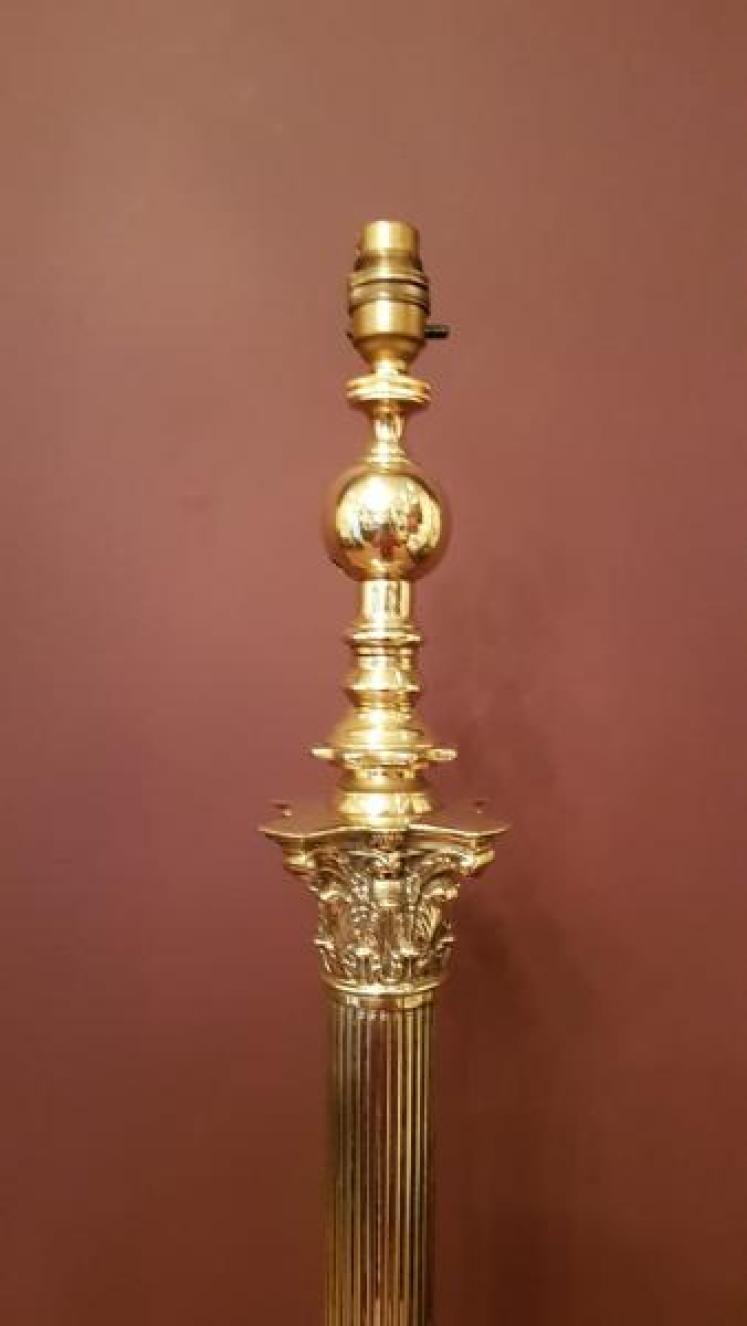 Superb Victorian Brass Telescopic Corinthian Column Lamp Standard - Image 2