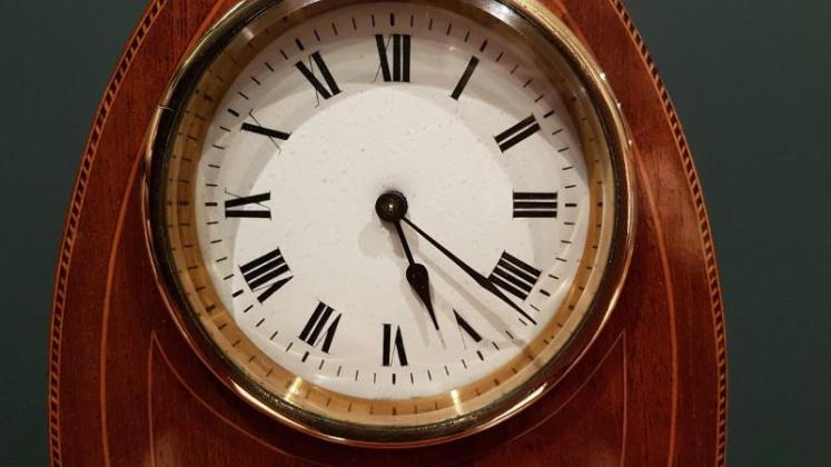 Superb Late Victorian Inlaid Mahogany Mantel Clock - Image 4
