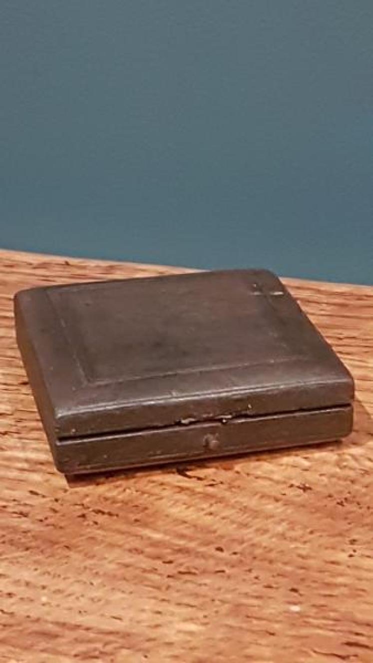 Victorian Pocket Barometer and Thermometer in Original Presentation Case - Image 5