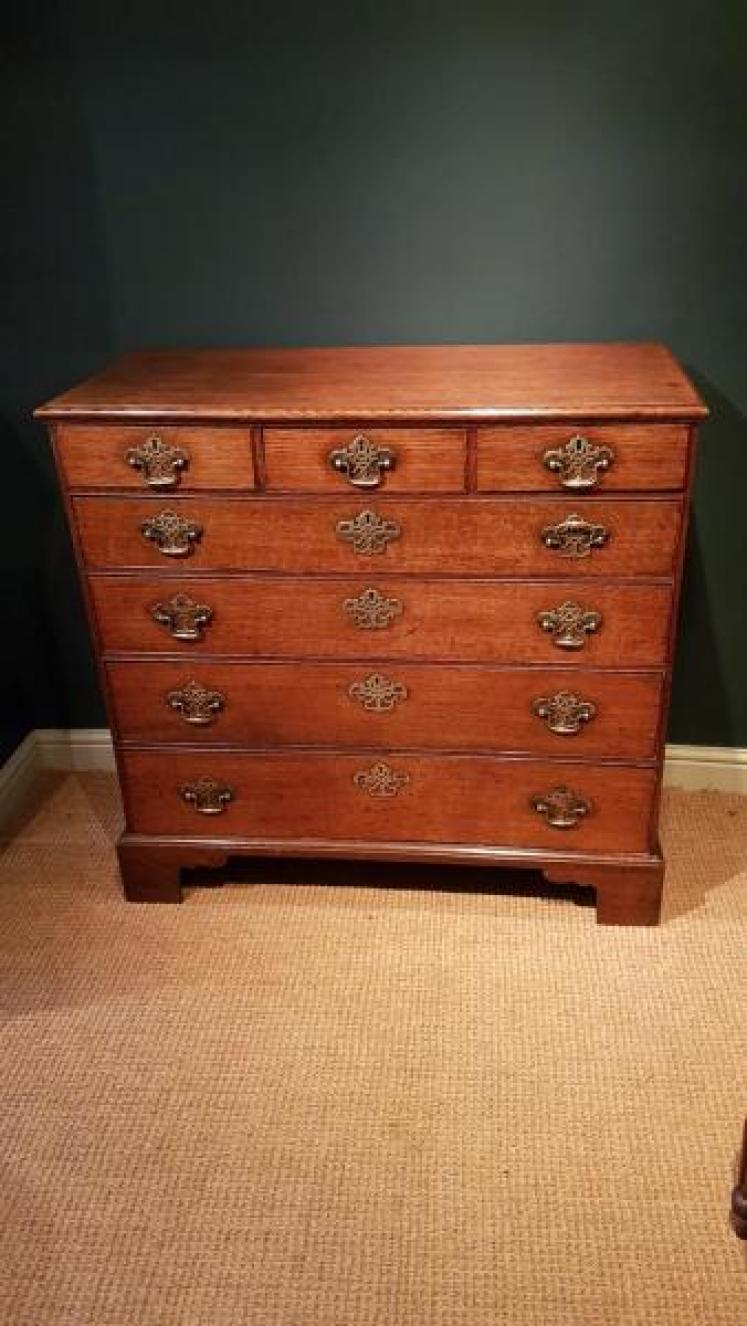 Impressive George III Oak Chest of Drawers - Image 1