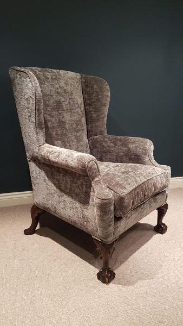 Fine Quality Antique Victorian Wing Back Arm Chair - Image 1