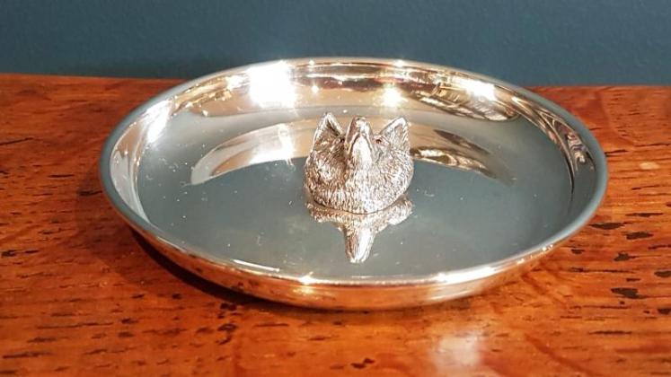 Antique Fox Head with Ruby Eyes Pin Cuff Links Dish - Image 7