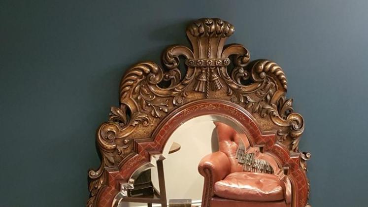 Superb Carved Timber Gilt Pediment Chinoiserie Mirror - Image 2